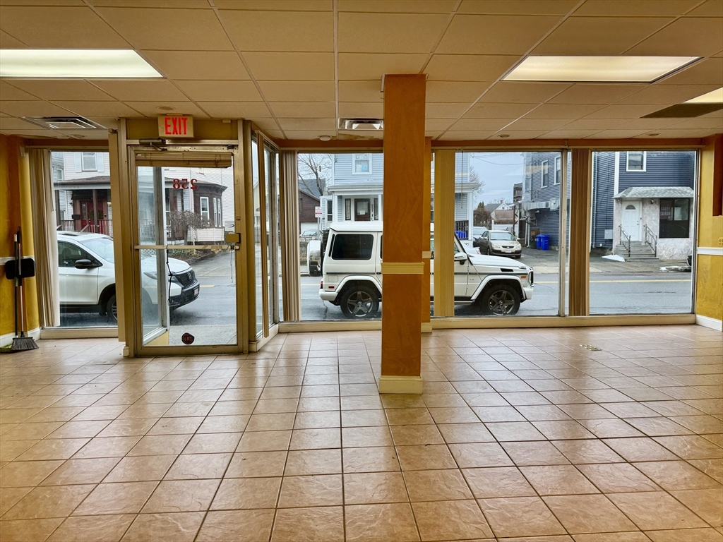 258 Highland Ave, Malden, Massachusetts, ,Commercial Lease,For Rent,Highland Ave,73323585