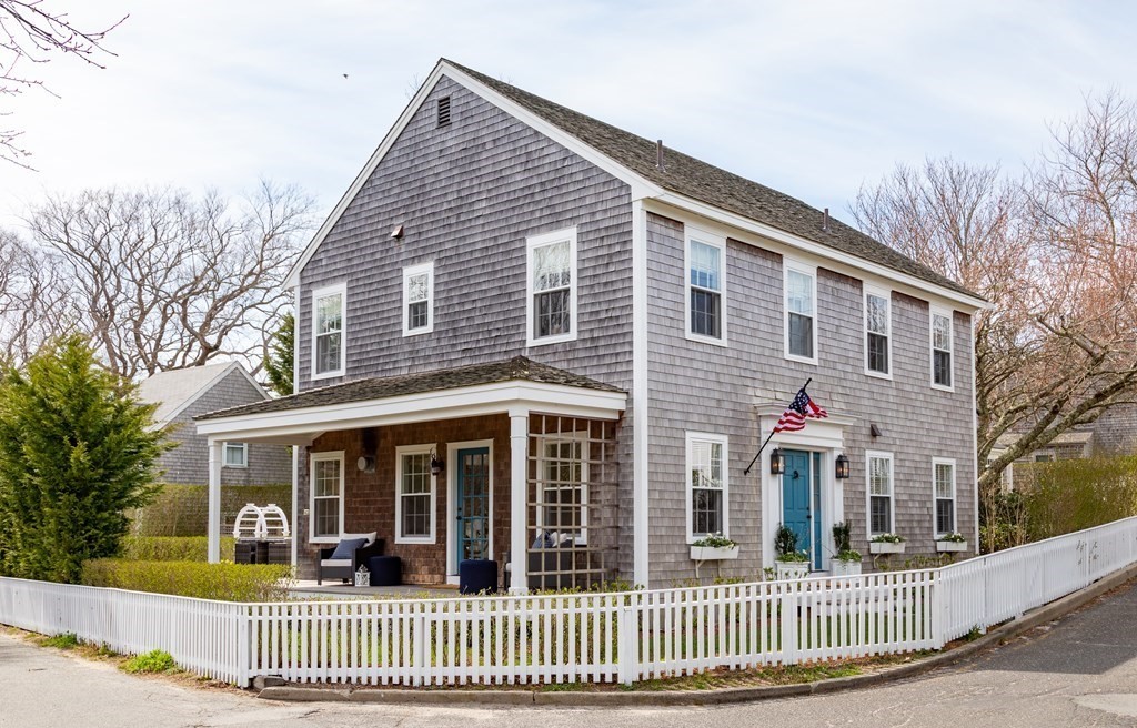 49 Pine Street, Nantucket, Massachusetts, 6 Bedrooms Bedrooms, 10 Rooms Rooms,5.5 BathroomsBathrooms,Residential Lease,For Rent,Pine Street,73123104