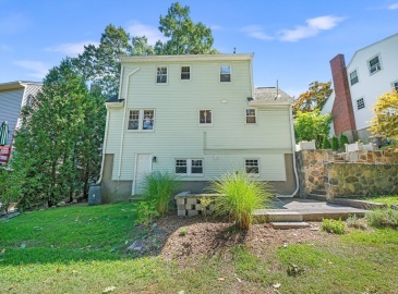 57 Upland Rd, Waltham, Massachusetts, 3 Bedrooms Bedrooms, 6 Rooms Rooms,1.5 BathroomsBathrooms,Residential,For Sale,Upland Rd,73284906