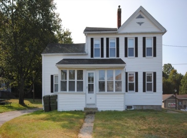 12 Maple Ave, Oxford, Massachusetts, 4 Bedrooms Bedrooms, 10 Rooms Rooms,2 BathroomsBathrooms,Residential Income,For Sale,Maple Ave,73293896