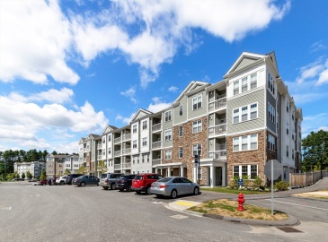 250 Martins Landing, North Reading, Massachusetts, 2 Bedrooms Bedrooms, 5 Rooms Rooms,2 BathroomsBathrooms,Residential,For Sale,Martins Landing,73289392