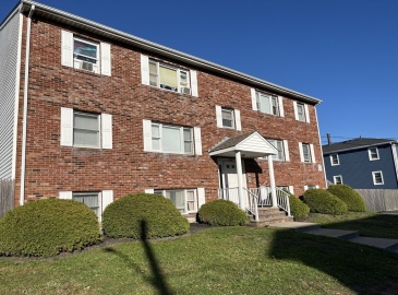 188 Palmer Street, Fall River, Massachusetts, 4 Bedrooms Bedrooms, 8 Rooms Rooms,2 BathroomsBathrooms,Residential Income,For Sale,Palmer Street,73310354