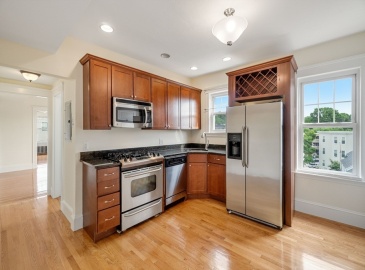6 Iona St, Boston, Massachusetts, 3 Bedrooms Bedrooms, 6 Rooms Rooms,1 BathroomBathrooms,Residential,For Sale,Iona St,73260939