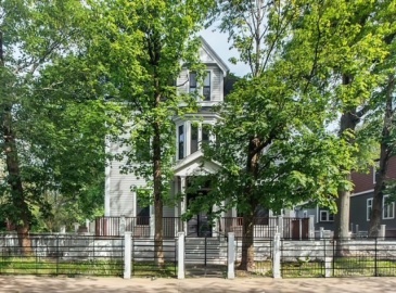 30 Perrin Street, Boston, Massachusetts, 6 Bedrooms Bedrooms, 11 Rooms Rooms,4.5 BathroomsBathrooms,Residential,For Sale,Perrin Street,73250099