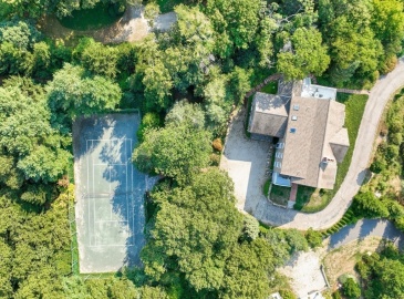 78 Carey Ln, Falmouth, Massachusetts, 6 Bedrooms Bedrooms, 7 Rooms Rooms,4.5 BathroomsBathrooms,Residential,For Sale,Carey Ln,73219949