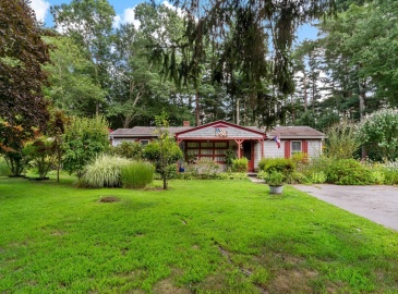 262 Peckham Road, Acushnet, Massachusetts, 5 Bedrooms Bedrooms, 6 Rooms Rooms,2 BathroomsBathrooms,Residential,For Sale,Peckham Road,73278793