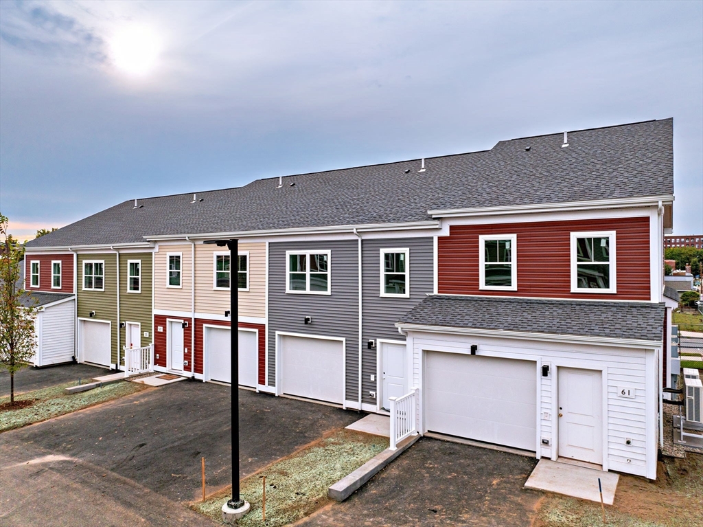59 Morris Street, Springfield, Massachusetts, 3 Bedrooms Bedrooms, 7 Rooms Rooms,1.5 BathroomsBathrooms,Residential,For Sale,Morris Street,73233274