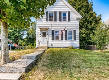 8 Beech Street, Bellingham, Massachusetts, 3 Bedrooms Bedrooms, 6 Rooms Rooms,1 BathroomBathrooms,Residential,For Sale,Beech Street,73287572
