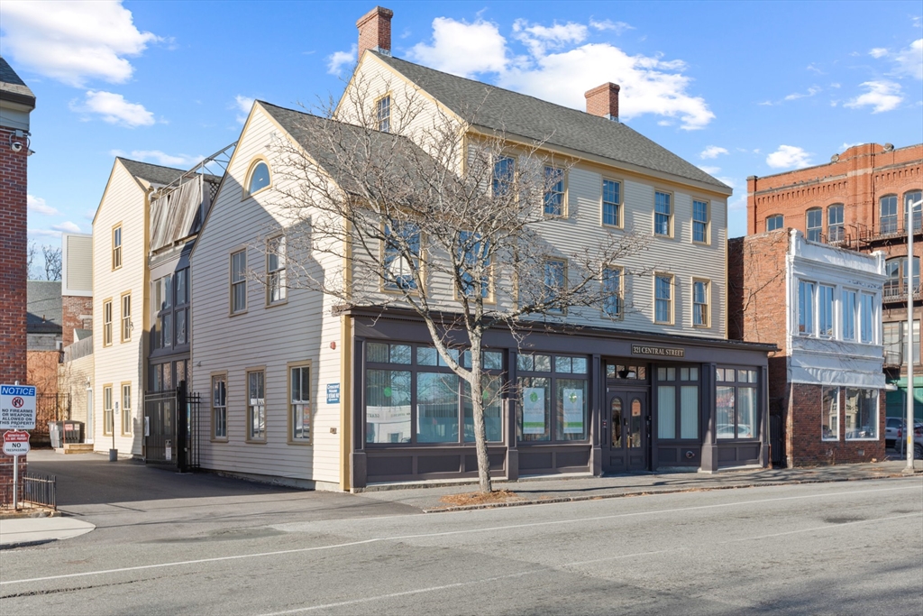 321 Central St, Lowell, Massachusetts, ,Commercial Lease,For Rent,Central St,73326036