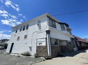 421-423 Belleville Ave, New Bedford, Massachusetts, 5 Bedrooms Bedrooms, 14 Rooms Rooms,3.5 BathroomsBathrooms,Residential Income,For Sale,Belleville Ave,73259521