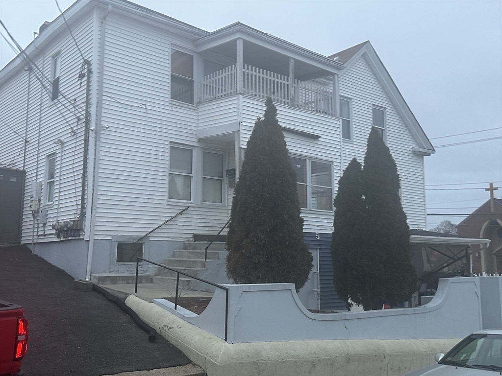 5 Farrington St, Brockton, Massachusetts, 8 Bedrooms Bedrooms, 22 Rooms Rooms,5 BathroomsBathrooms,Residential Income,For Sale,Farrington St,73262207