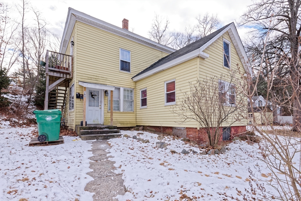 260 Sterling St, Clinton, Massachusetts, 4 Bedrooms Bedrooms, 10 Rooms Rooms,2 BathroomsBathrooms,Residential Income,For Sale,Sterling St,73327086