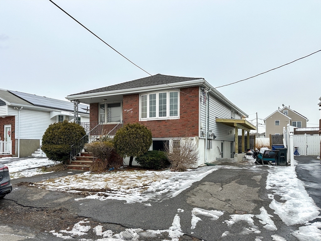 106 Asti Ave, Revere, Massachusetts, 5 Bedrooms Bedrooms, 11 Rooms Rooms,2 BathroomsBathrooms,Residential Income,For Sale,Asti Ave,73327105