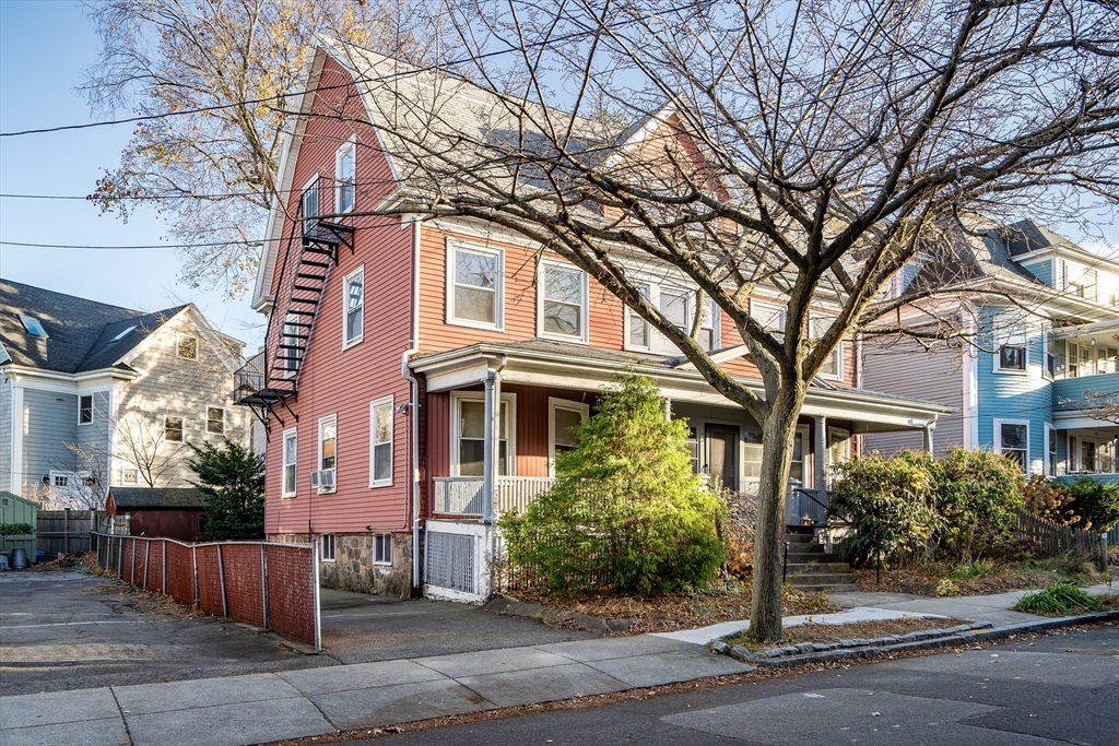 143 Coolidge Street, Brookline, Massachusetts, 6 Bedrooms Bedrooms, 12 Rooms Rooms,3 BathroomsBathrooms,Residential Income,For Sale,Coolidge Street,73327177