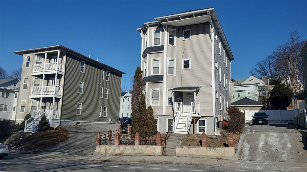 193 Belmont St, Worcester, Massachusetts, 7 Bedrooms Bedrooms, 15 Rooms Rooms,4 BathroomsBathrooms,Residential Income,For Sale,Belmont St,73327198