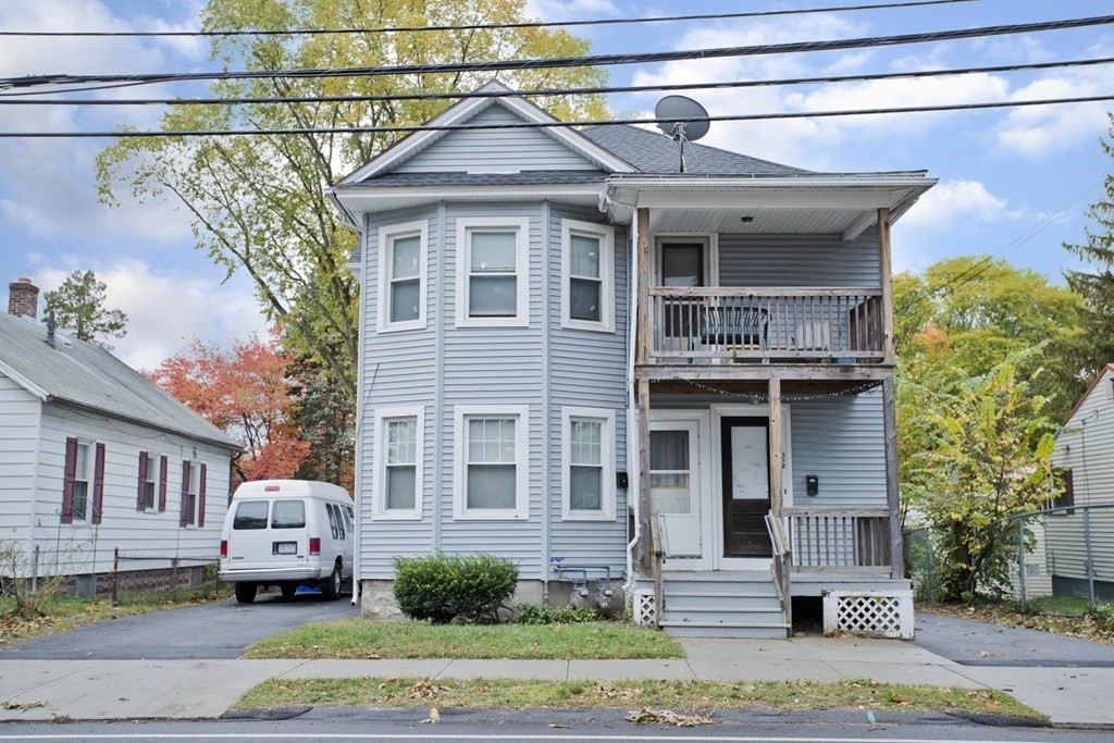 596-598 Newbury St, Springfield, Massachusetts, 6 Bedrooms Bedrooms, 12 Rooms Rooms,2 BathroomsBathrooms,Residential Income,For Sale,Newbury St,73327237