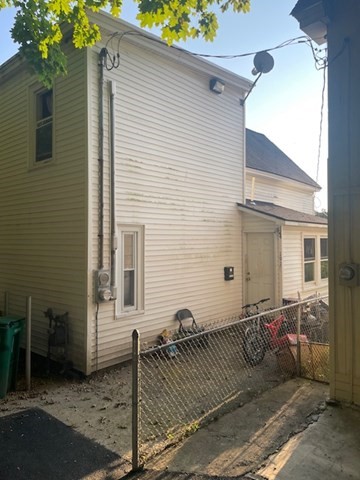 191 High St, Fitchburg, Massachusetts, 2 Bedrooms Bedrooms, 8 Rooms Rooms,2 BathroomsBathrooms,Residential Income,For Sale,High St,73327313