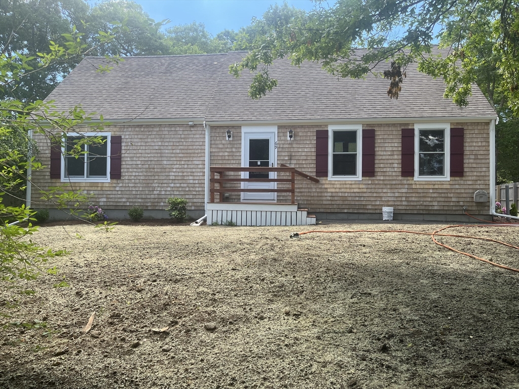 69 Cambridge Drive, Mashpee, Massachusetts, 4 Bedrooms Bedrooms, 7 Rooms Rooms,3 BathroomsBathrooms,Residential,For Sale,Cambridge Drive,73327349