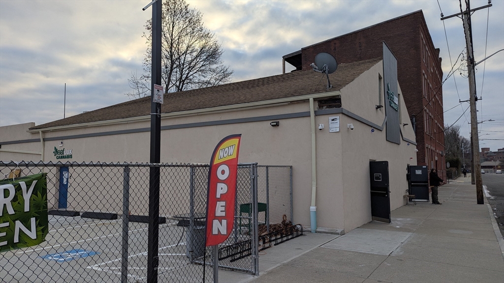 40-42 Lyman St, Holyoke, Massachusetts, ,Commercial Sale,For Sale,Lyman St,73327462