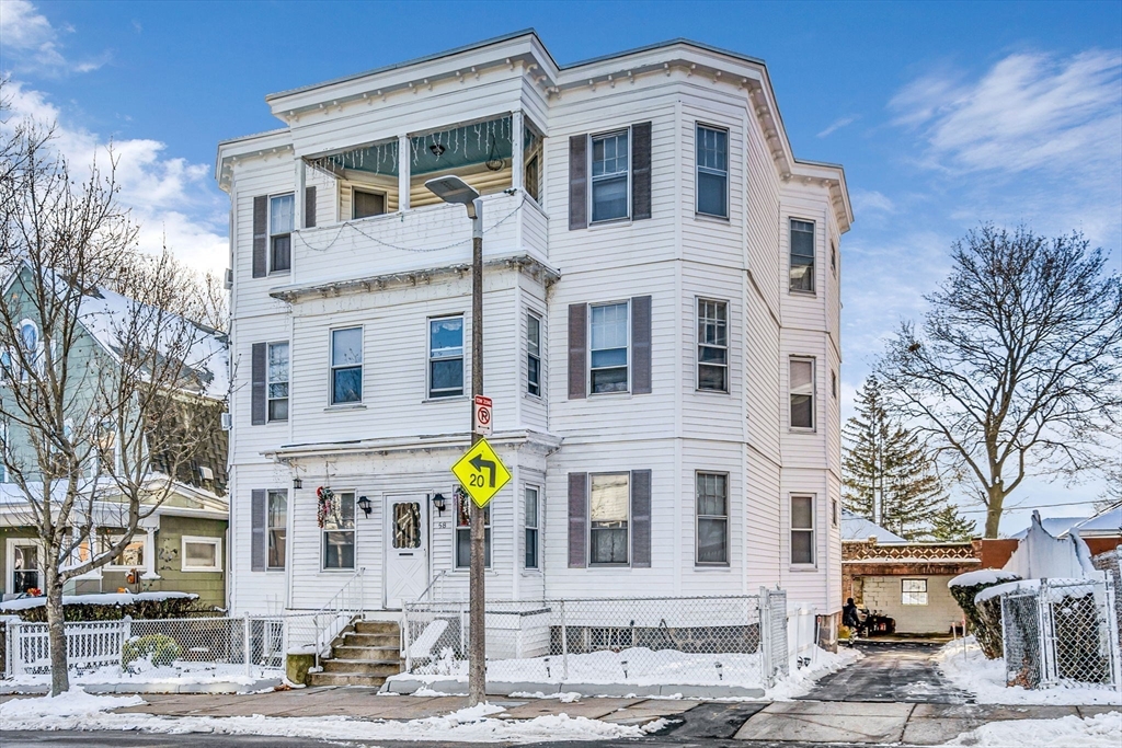 58 Wellington Hill St, Boston, Massachusetts, 9 Bedrooms Bedrooms, 20 Rooms Rooms,3 BathroomsBathrooms,Residential Income,For Sale,Wellington Hill St,73327961