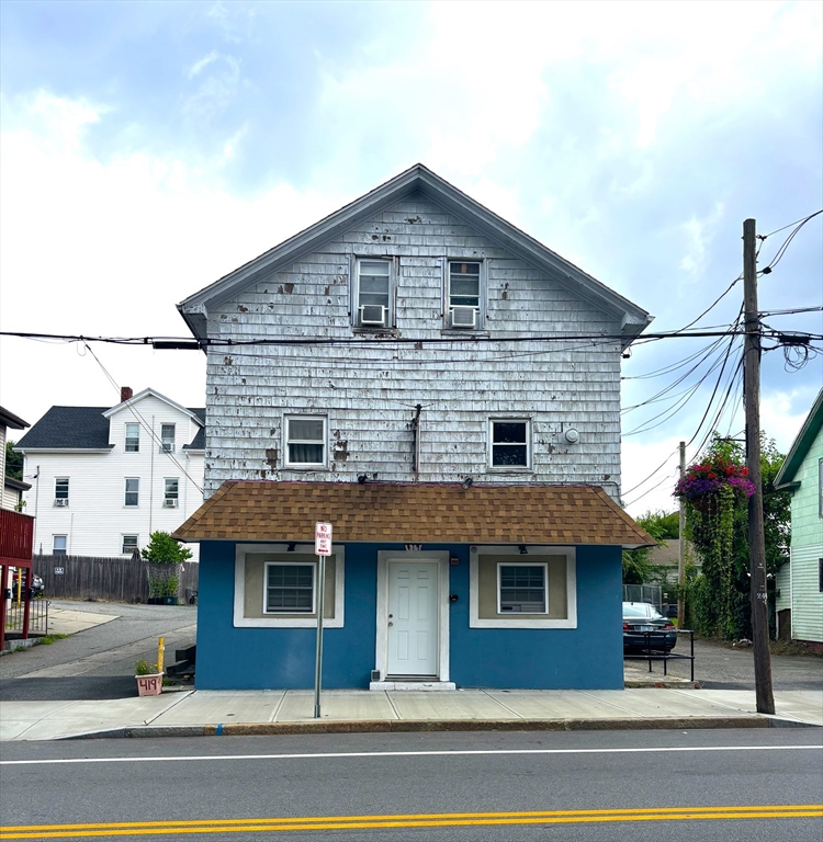 417-423 Broad St, Cumberland, Rhode Island, 7 Bedrooms Bedrooms, 17 Rooms Rooms,4.5 BathroomsBathrooms,Residential Income,For Sale,Broad St,73328192