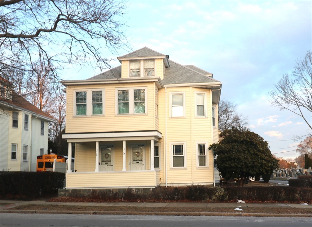 270 Southern Artery, Quincy, Massachusetts, 6 Bedrooms Bedrooms, 12 Rooms Rooms,2 BathroomsBathrooms,Residential Income,For Sale,Southern Artery,73328304