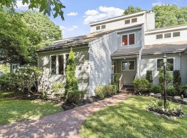 33 Monadnock Dr, Westford, Massachusetts, 2 Bedrooms Bedrooms, 5 Rooms Rooms,2 BathroomsBathrooms,Residential,For Sale,Monadnock Dr,73251890