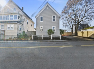 426 Washington Street, Taunton, Massachusetts, 4 Bedrooms Bedrooms, 8 Rooms Rooms,2 BathroomsBathrooms,Residential Income,For Sale,Washington Street,73317832