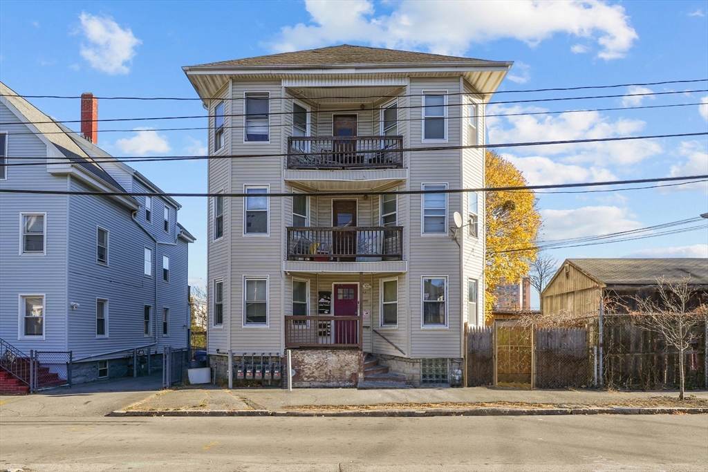28 Cleveland St, New Bedford, Massachusetts, 12 Bedrooms Bedrooms, 24 Rooms Rooms,6 BathroomsBathrooms,Residential Income,For Sale,Cleveland St,73318208