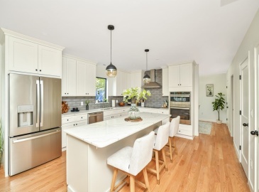148 Columbia Street, Cambridge, Massachusetts, 3 Bedrooms Bedrooms, 6 Rooms Rooms,2.5 BathroomsBathrooms,Residential,For Sale,Columbia Street,73192689