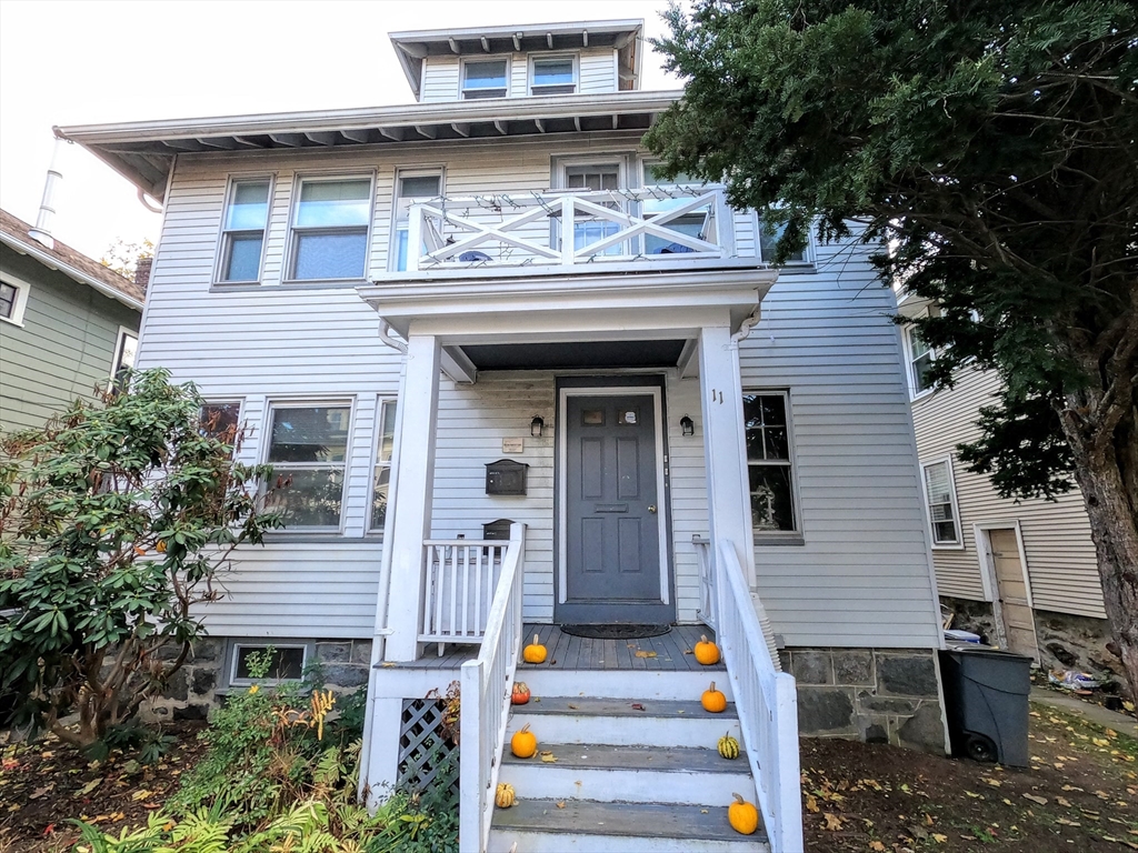 11 Roseway St., Boston, Massachusetts, 2 Bedrooms Bedrooms, 7 Rooms Rooms,1 BathroomBathrooms,Residential Lease,For Rent,Roseway St.,73330027