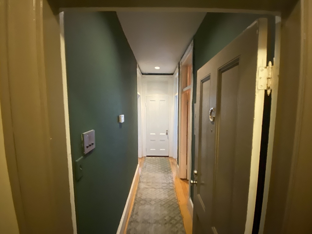 367 Somerville Ave, Somerville, Massachusetts, 1 Room Rooms,1 BathroomBathrooms,Residential Lease,For Rent,Somerville Ave,73330861