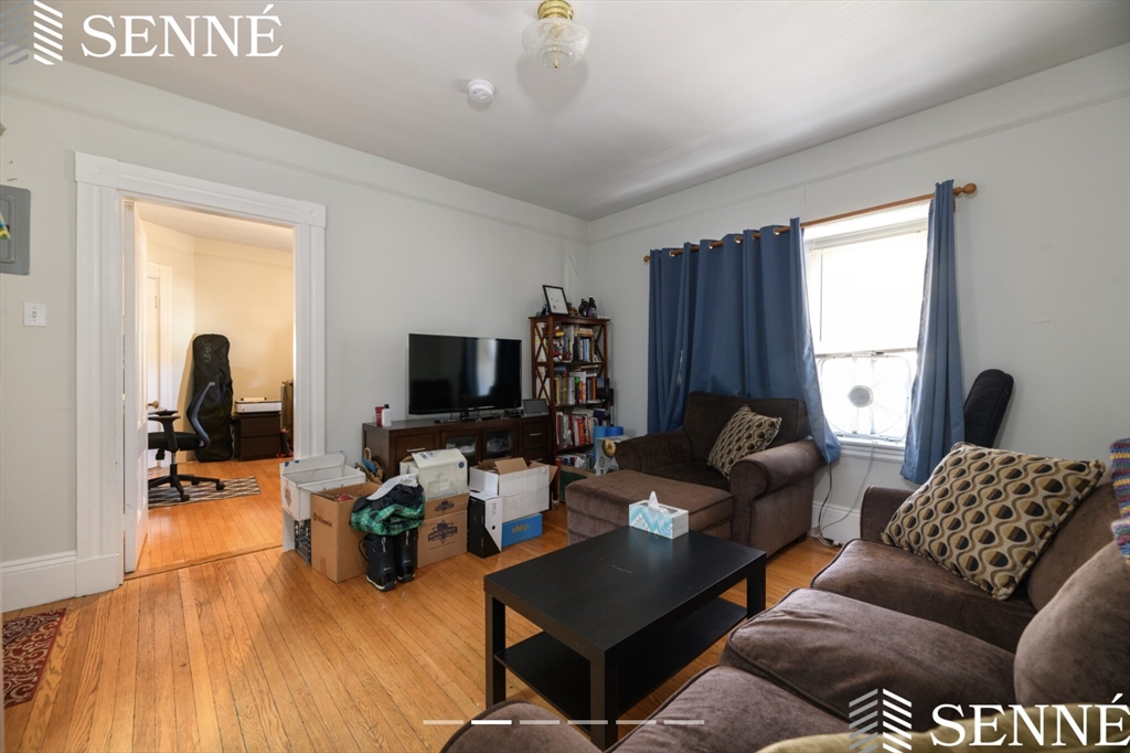 51 Laurel Street, Somerville, Massachusetts, 1 Bedroom Bedrooms, 4 Rooms Rooms,1 BathroomBathrooms,Residential Lease,For Rent,Laurel Street,73330863