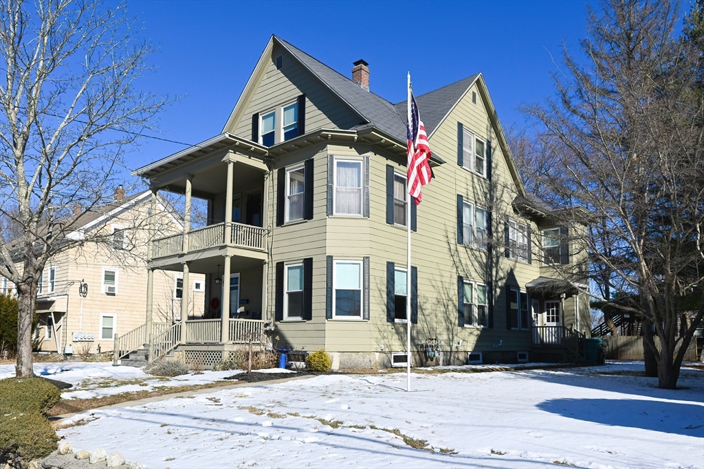 13 Oak Street, Uxbridge, Massachusetts, 2 Bedrooms Bedrooms, 5 Rooms Rooms,1 BathroomBathrooms,Residential Lease,For Rent,Oak Street,73330680