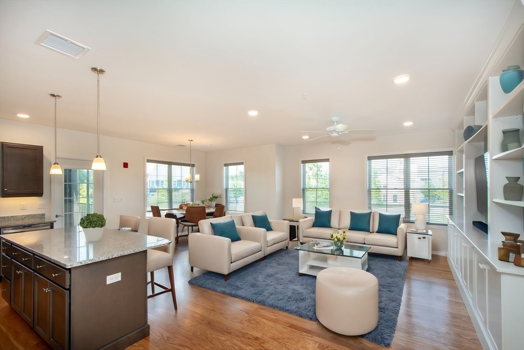 45 Plaza Way, Plymouth, Massachusetts, 2 Bedrooms Bedrooms, 6 Rooms Rooms,2 BathroomsBathrooms,Residential,For Sale,Plaza Way,73266457