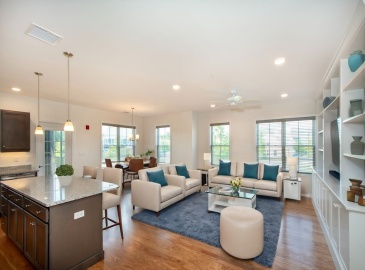 45 Plaza Way, Plymouth, Massachusetts, 2 Bedrooms Bedrooms, 6 Rooms Rooms,2 BathroomsBathrooms,Residential,For Sale,Plaza Way,73266457