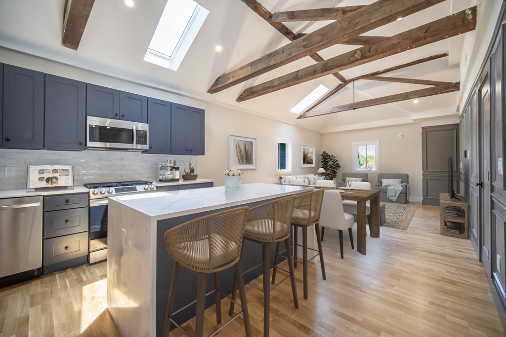 46 Union Street, Weymouth, Massachusetts, 3 Bedrooms Bedrooms, 4 Rooms Rooms,2 BathroomsBathrooms,Residential,For Sale,Union Street,73196359