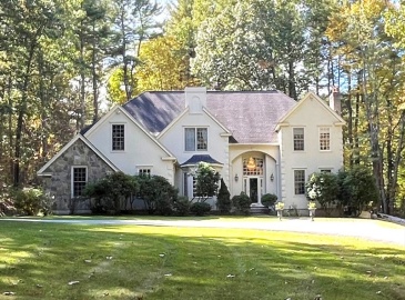 683 Strawberry Hill Rd, Concord, Massachusetts, 4 Bedrooms Bedrooms, 13 Rooms Rooms,4.5 BathroomsBathrooms,Residential,For Sale,Strawberry Hill Rd,73269156