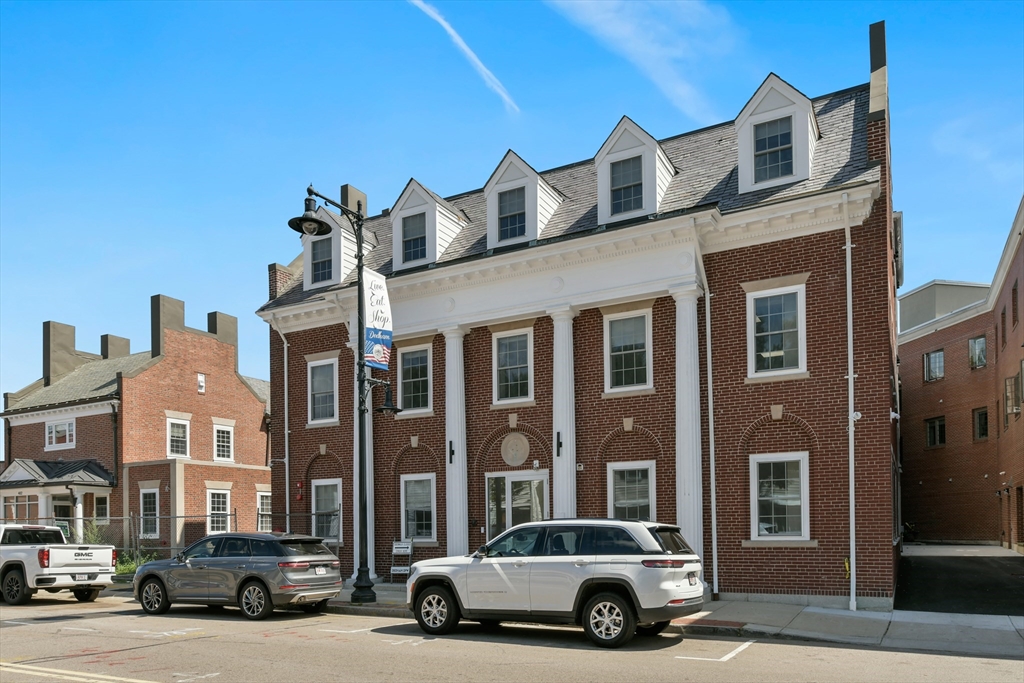 400 Washington St, Dedham, Massachusetts, 1 Bedroom Bedrooms, 3 Rooms Rooms,1 BathroomBathrooms,Residential Lease,For Rent,Washington St,73331338