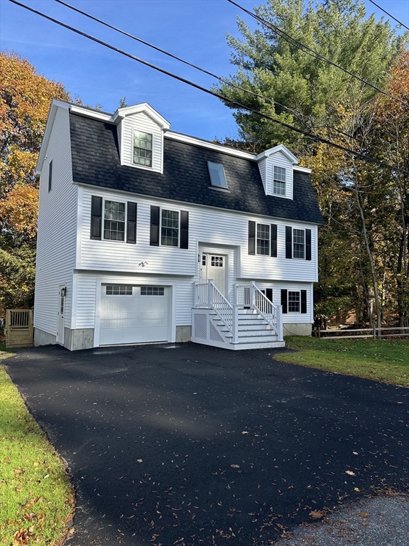 4 Bartlett Road, Methuen, Massachusetts, 3 Bedrooms Bedrooms, 7 Rooms Rooms,2.5 BathroomsBathrooms,Residential,For Sale,Bartlett Road,73267044