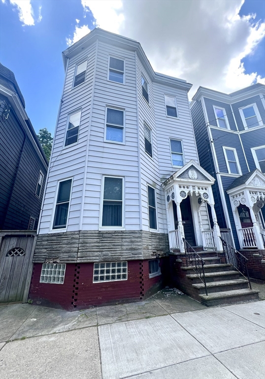 885 East Broadway, Boston, Massachusetts, 6 Bedrooms Bedrooms, 20 Rooms Rooms,3 BathroomsBathrooms,Residential Income,For Sale,East Broadway,73293596