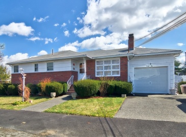 35 Johnny Rd, Revere, Massachusetts, 4 Bedrooms Bedrooms, 11 Rooms Rooms,3.5 BathroomsBathrooms,Residential,For Sale,Johnny Rd,73215042