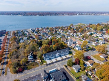 25-51 Brock Ave, New Bedford, Massachusetts, 20 Bedrooms Bedrooms, 30 Rooms Rooms,15 BathroomsBathrooms,Residential Income,For Sale,Brock Ave,73333125