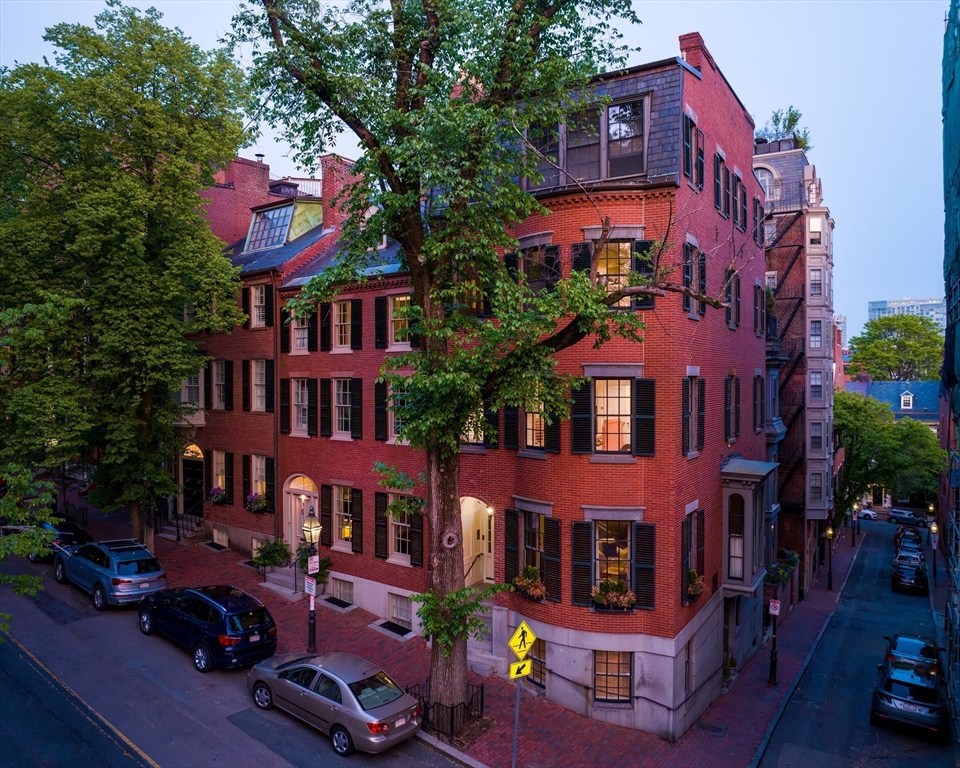 86 Mount Vernon Street, Boston, Massachusetts, 5 Bedrooms Bedrooms, 11 Rooms Rooms,5 BathroomsBathrooms,Residential,For Sale,Mount Vernon Street,73333444