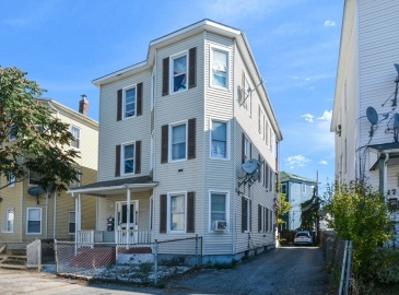 15 Camp St, Worcester, Massachusetts, 6 Bedrooms Bedrooms, 12 Rooms Rooms,3 BathroomsBathrooms,Residential Income,For Sale,Camp St,73302456