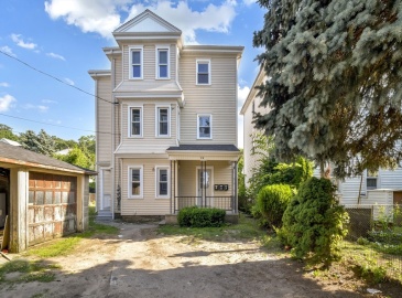 73 Weetamoe St, Fall River, Massachusetts, 6 Bedrooms Bedrooms, 15 Rooms Rooms,3 BathroomsBathrooms,Residential Income,For Sale,Weetamoe St,73254806