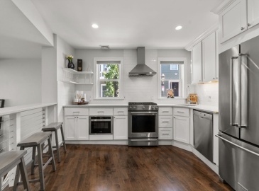 52 Warren St, Boston, Massachusetts, 2 Bedrooms Bedrooms, 6 Rooms Rooms,2 BathroomsBathrooms,Residential,For Sale,Warren St,73266077