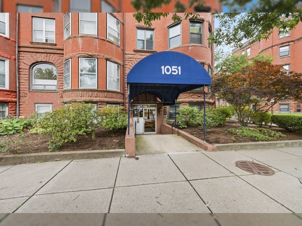 1051 Beacon St, Brookline, Massachusetts, ,Commercial Lease,For Rent,Beacon St,73333456