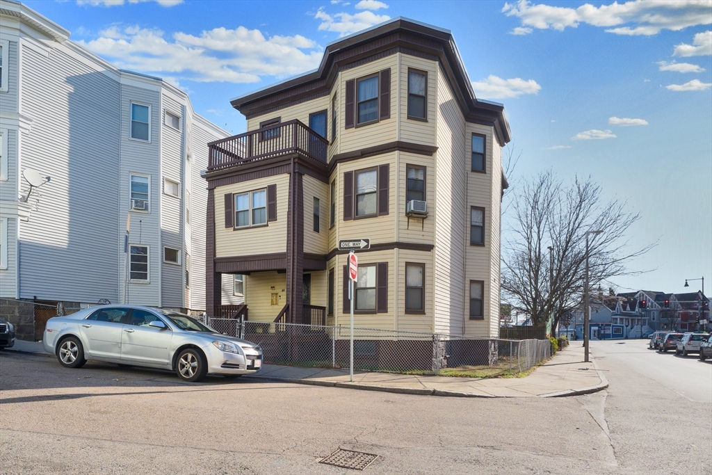 60 Everton St, Boston, Massachusetts, 6 Bedrooms Bedrooms, 15 Rooms Rooms,3 BathroomsBathrooms,Residential Income,For Sale,Everton St,73320292