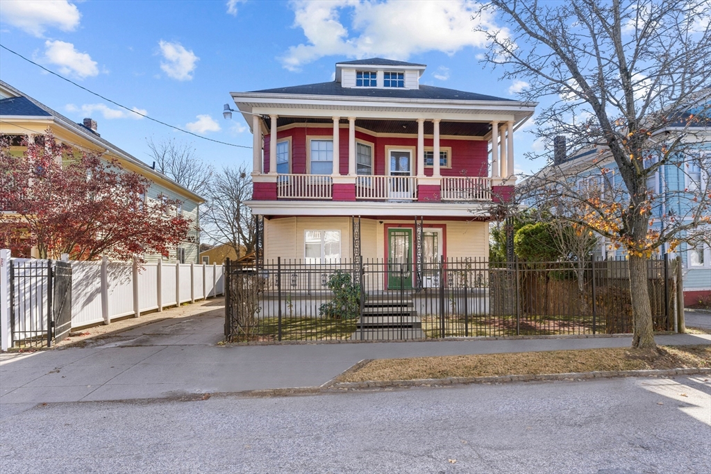 86-88 Sackett St, Providence, Rhode Island, 4 Bedrooms Bedrooms, 10 Rooms Rooms,2.5 BathroomsBathrooms,Residential Income,For Sale,Sackett St,73324333